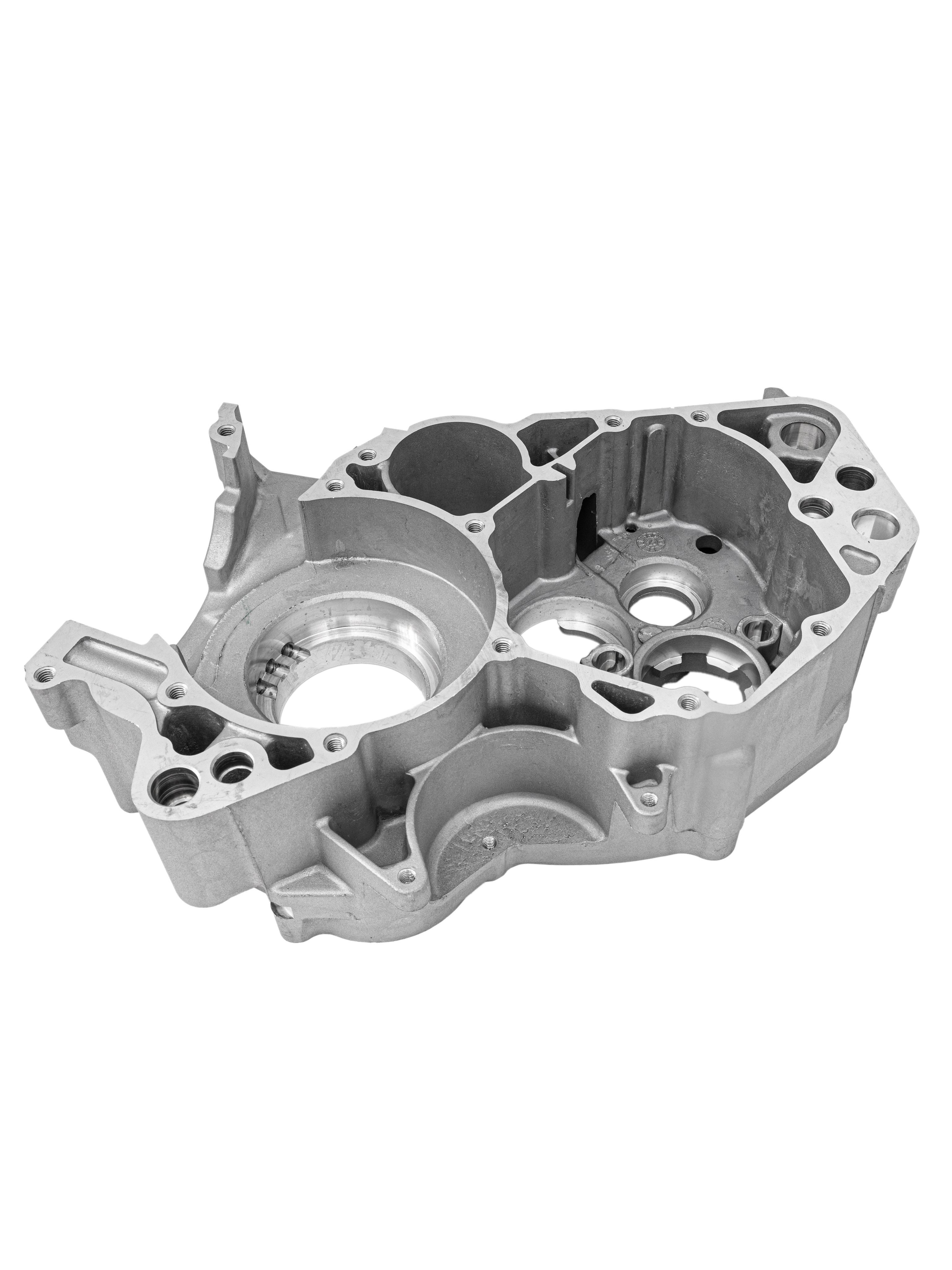 Картер двигателя левый MT250 оригинал Loncin