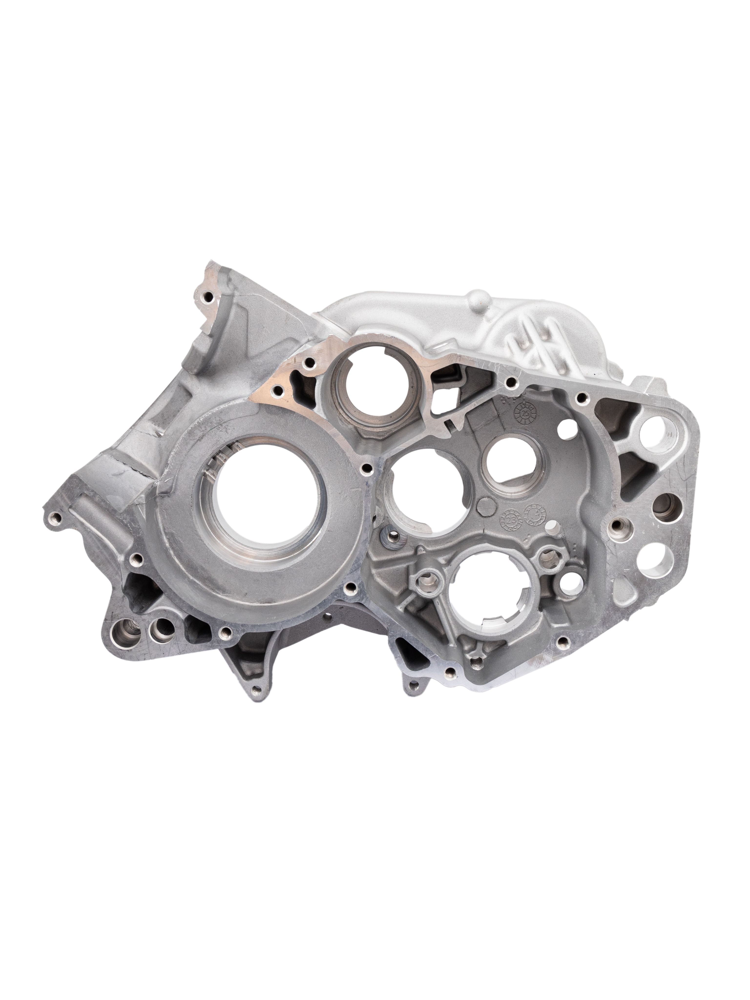 Картер двигателя правый MT250 оригинал Loncin